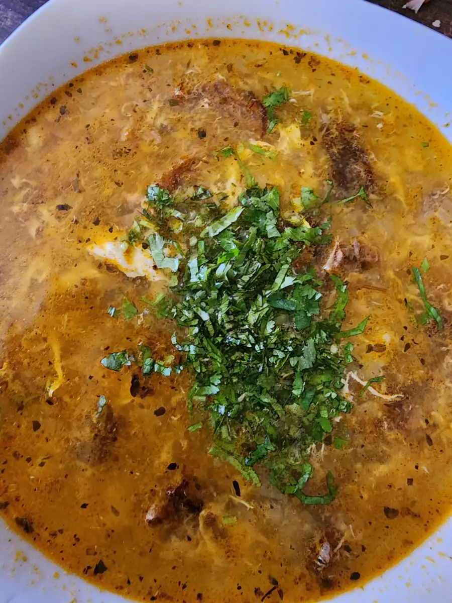 Calapurca, sopa típica del norte, con cilantro